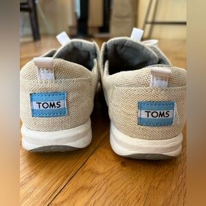 Tom’s Sneakers - Women’s 8